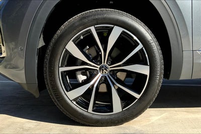 2024 Volkswagen Atlas Cross Sport SEL Premium R-Line with 4MOTION®