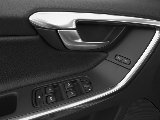 2016 Volvo XC60 T5 Drive-E Premier