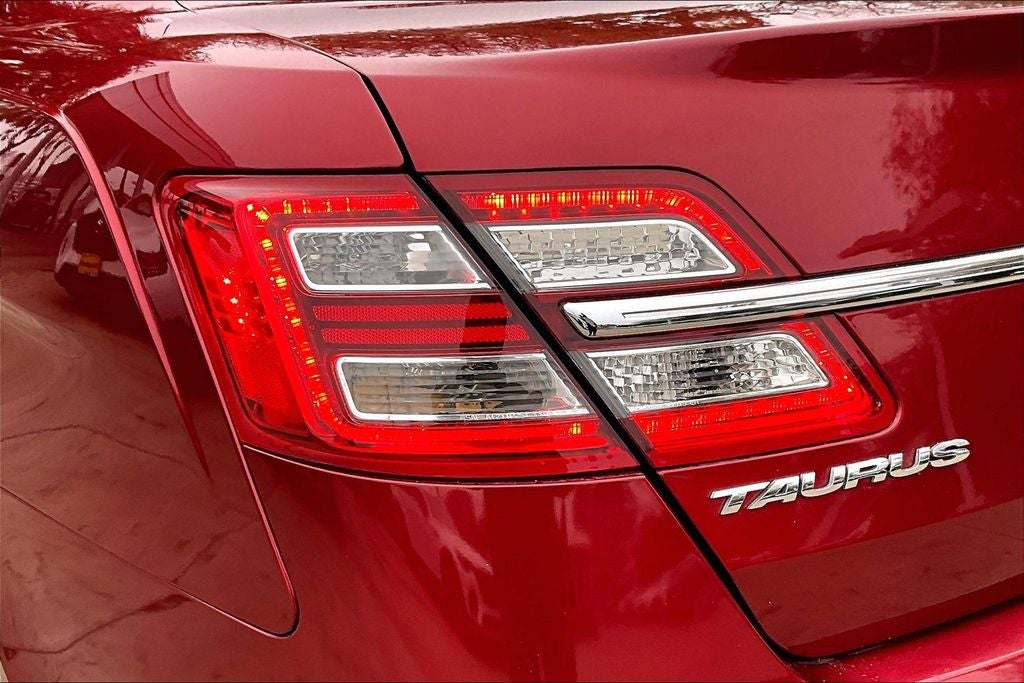 2015 Ford Taurus SEL