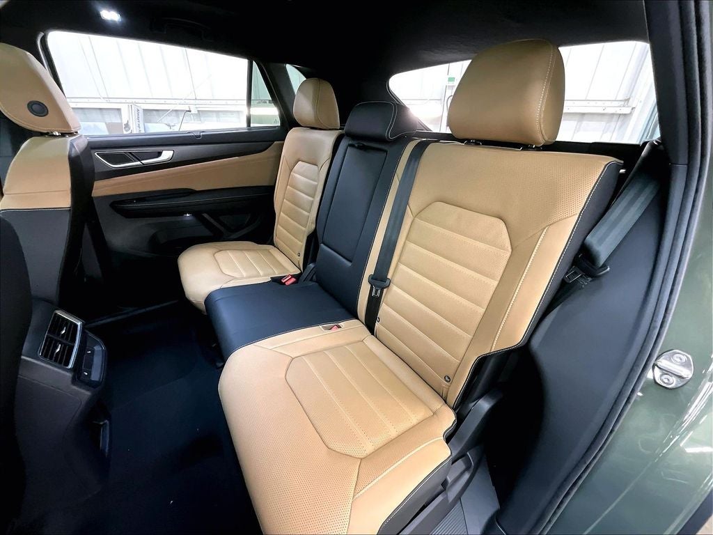 2026 Volkswagen Atlas Cross Sport 2.0T SEL R-Line Black