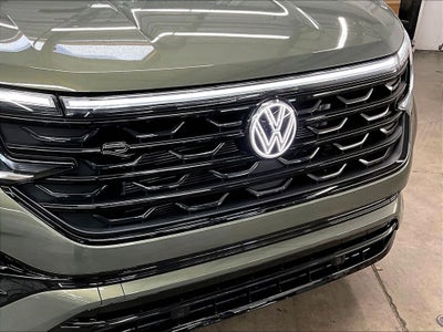 2026 Volkswagen Atlas Cross Sport 2.0T SEL R-Line Black