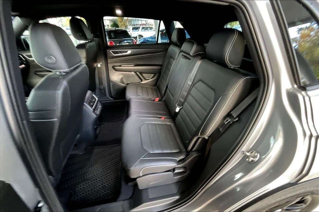 2026 Volkswagen Atlas Cross Sport 2.0T SEL R-Line Black