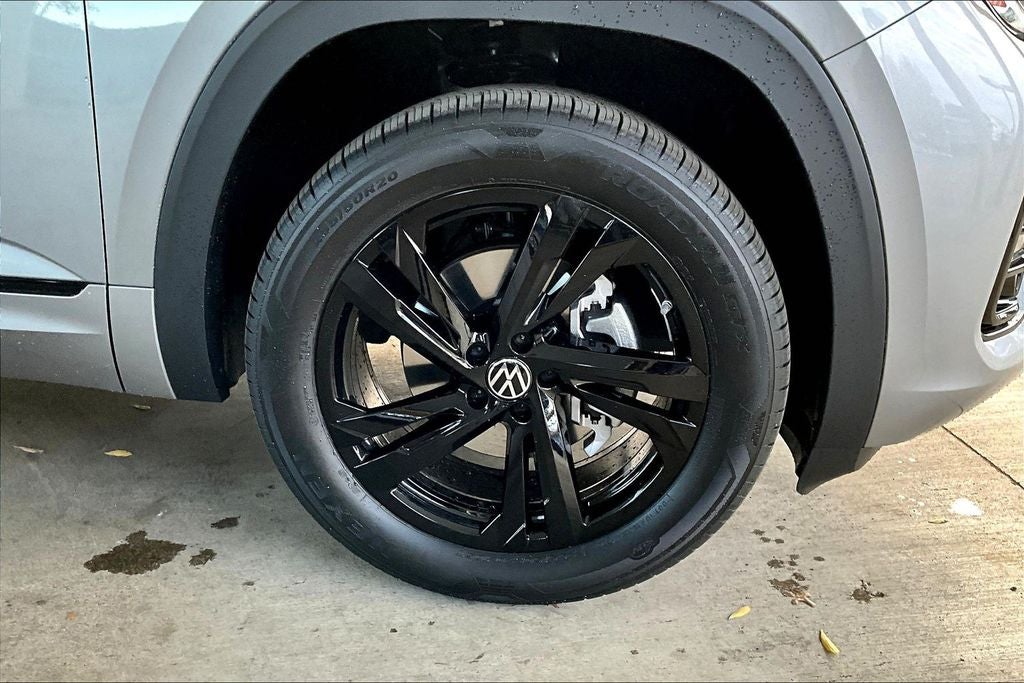 2026 Volkswagen Atlas Cross Sport 2.0T SEL R-Line Black