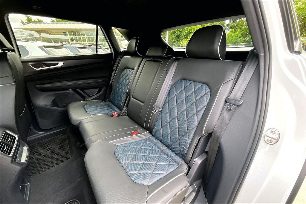 2024 Volkswagen Atlas Cross Sport 2.0T SEL Premium R-Line