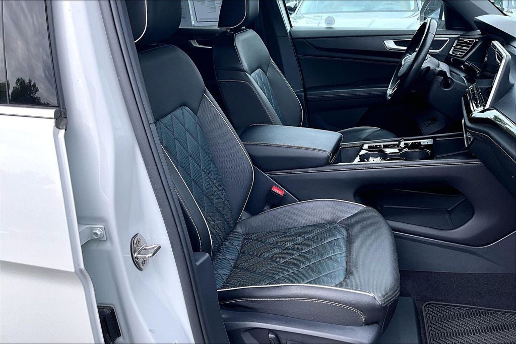 2024 Volkswagen Atlas Cross Sport 2.0T SEL Premium R-Line