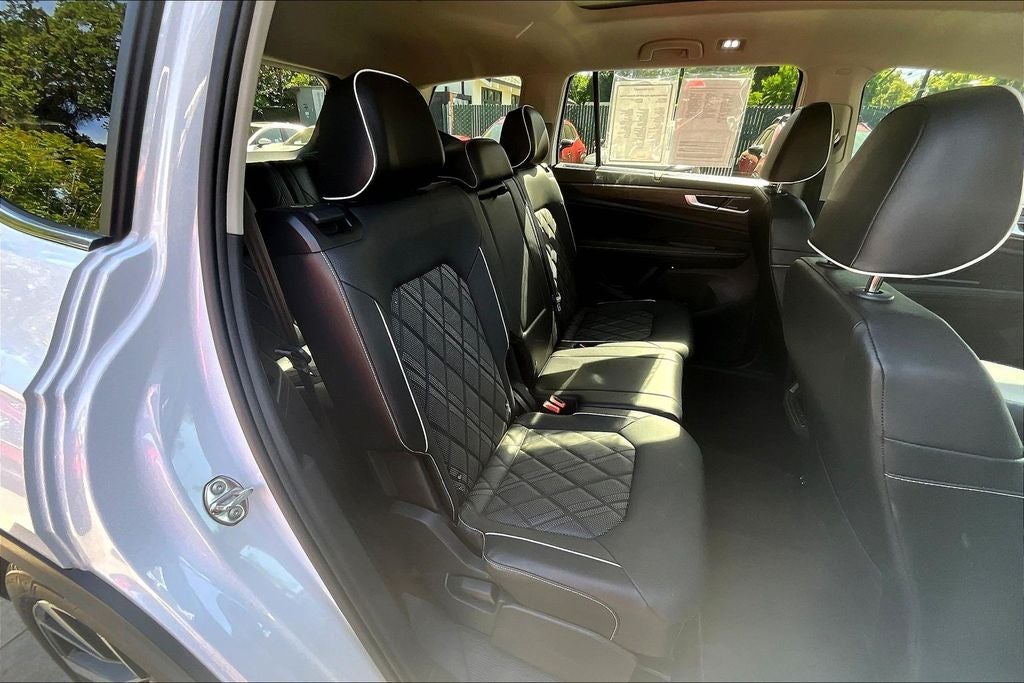 2024 Volkswagen Atlas 2.0T SEL Premium R-Line