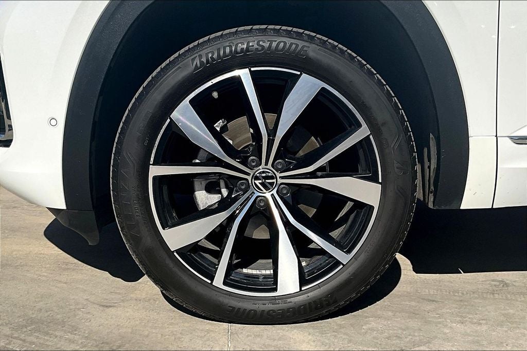 2024 Volkswagen Atlas 2.0T SEL Premium R-Line