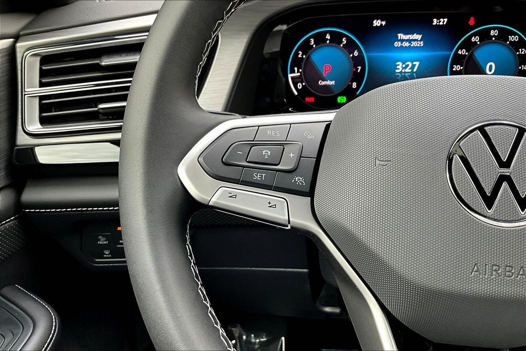 2025 Volkswagen Atlas Cross Sport 2.0T SE w/ Technology