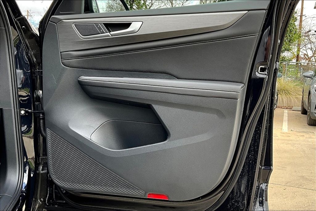 2025 Volkswagen Atlas Cross Sport 2.0T SE w/ Technology