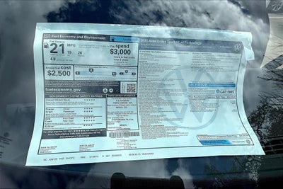 2025 Volkswagen Atlas Cross Sport 2.0T SE w/ Technology