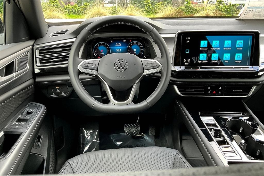 2025 Volkswagen Atlas Cross Sport 2.0T SE w/ Technology