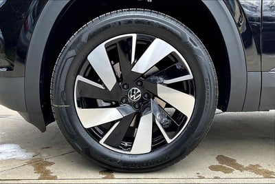 2025 Volkswagen Atlas Cross Sport 2.0T SE w/ Technology