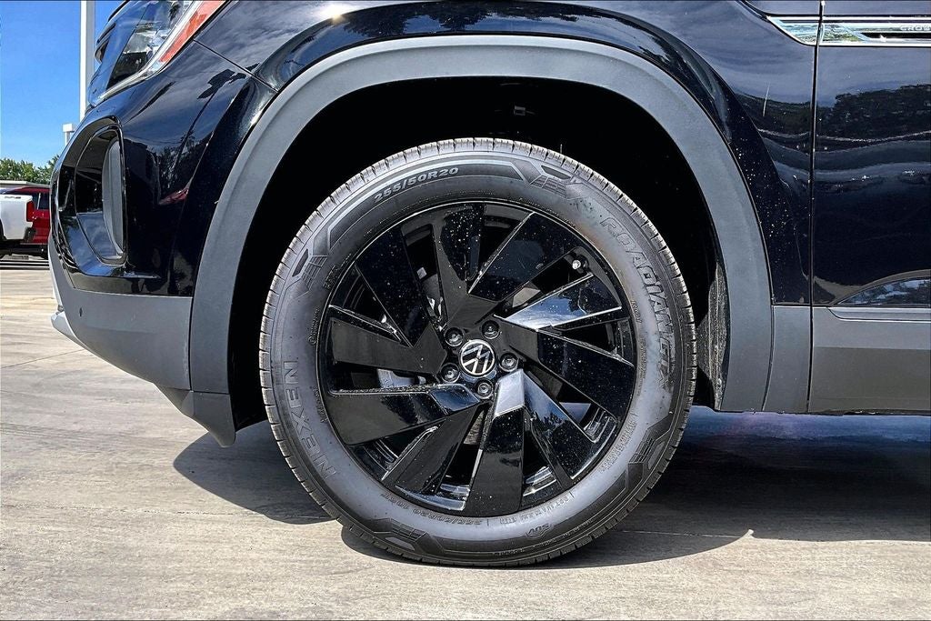 2026 Volkswagen Atlas Cross Sport SE w/Tech - Photo 8
