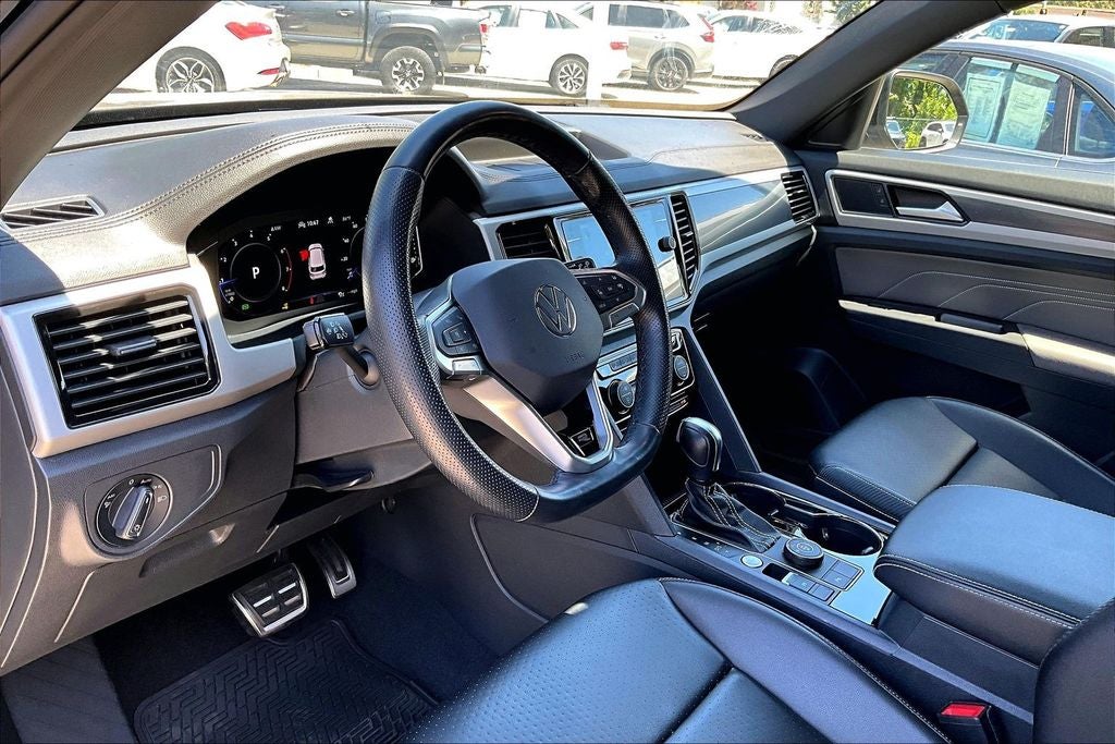 2022 Volkswagen Atlas Cross Sport 2.0T SEL R-Line