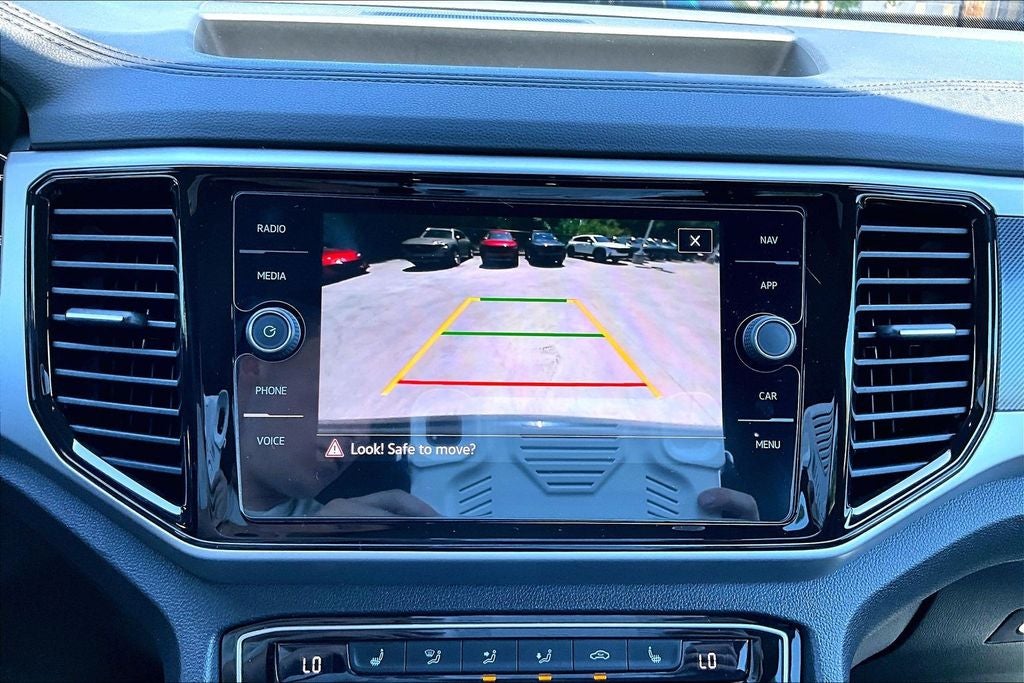 2022 Volkswagen Atlas Cross Sport 2.0T SEL R-Line