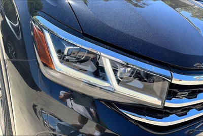 2022 Volkswagen Atlas Cross Sport 2.0T SEL R-Line