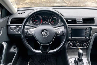 2018 Volkswagen Passat 2.0T SE