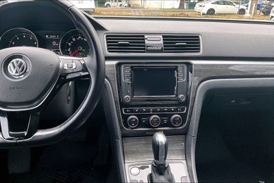 2018 Volkswagen Passat 2.0T SE