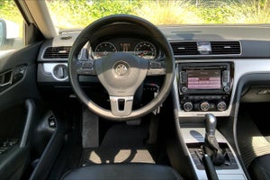 2012 Volkswagen Passat SE w/Sunroof
