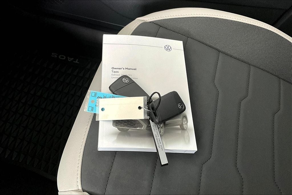 2025 Volkswagen Taos 1.5T SE