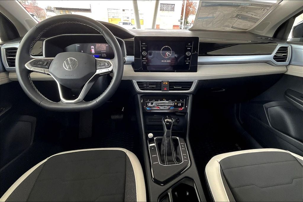 2025 Volkswagen Taos 1.5T SE