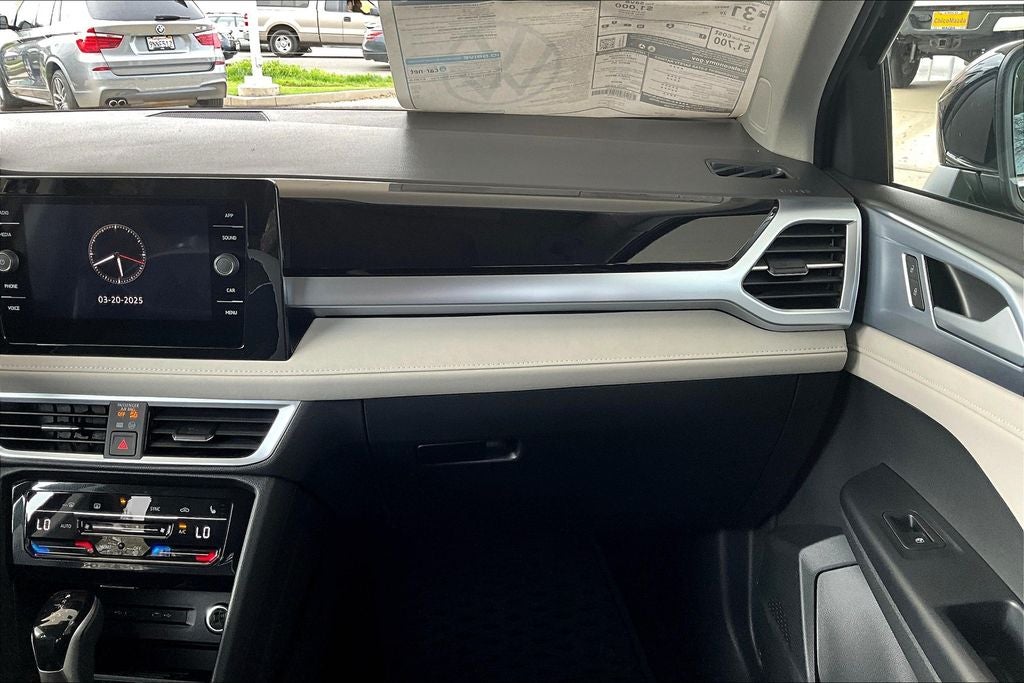 2025 Volkswagen Taos 1.5T SE