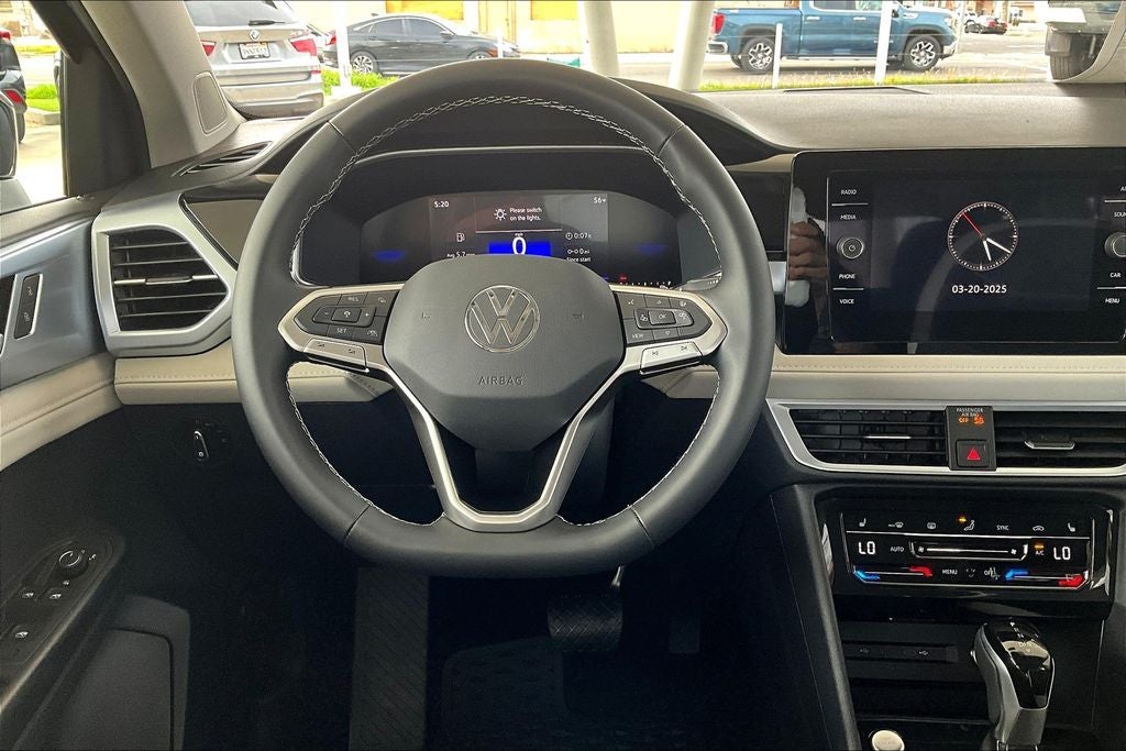 2025 Volkswagen Taos 1.5T SE