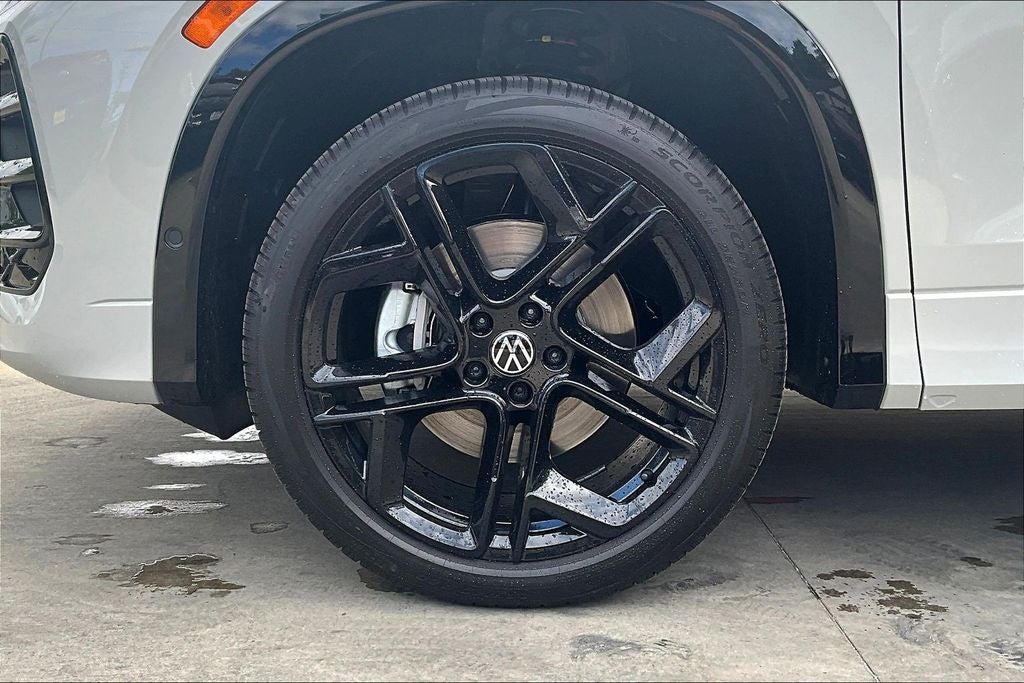 2026 Volkswagen Tiguan 2.0T SE R-Line Black