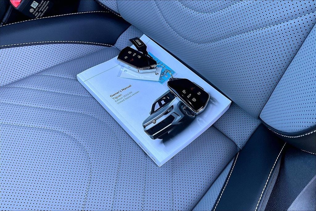 2026 Volkswagen Tiguan 2.0T SE R-Line Black