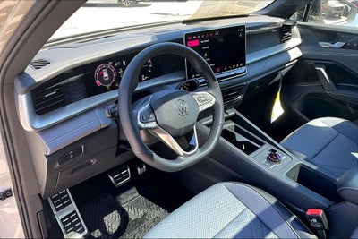 2026 Volkswagen Tiguan 2.0T SE R-Line Black