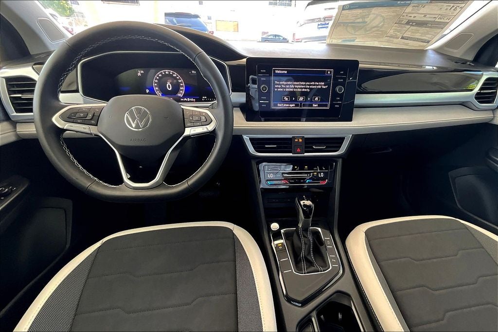 2025 Volkswagen Taos 1.5T SE