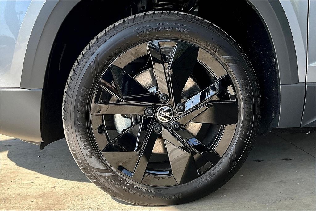 2025 Volkswagen Taos 1.5T SE