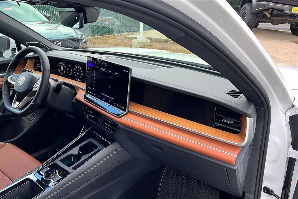 2026 Volkswagen Tiguan 2.0T SEL R-Line