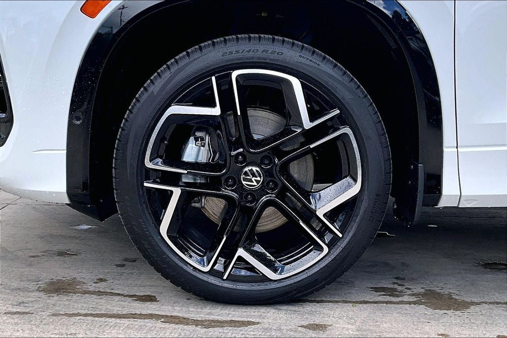 2026 Volkswagen Tiguan 2.0T SEL R-Line