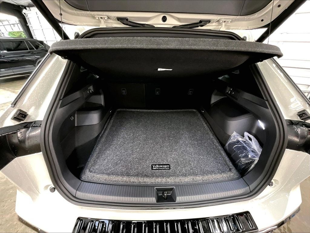 2026 Volkswagen Tiguan 2.0T SEL R-Line Turbo