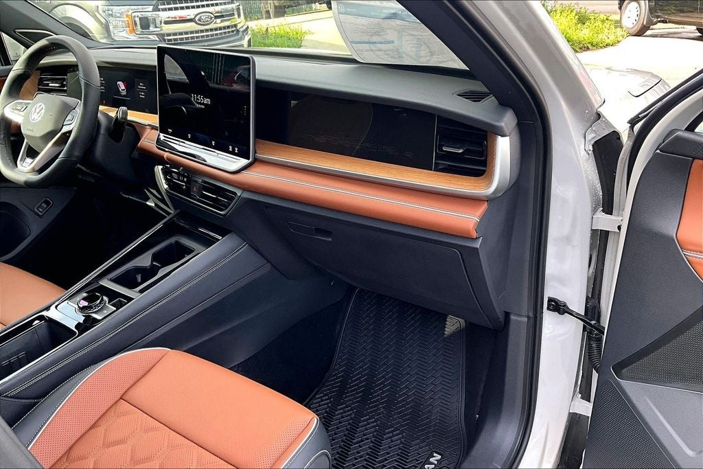 2026 Volkswagen Tiguan 2.0T SEL R-Line