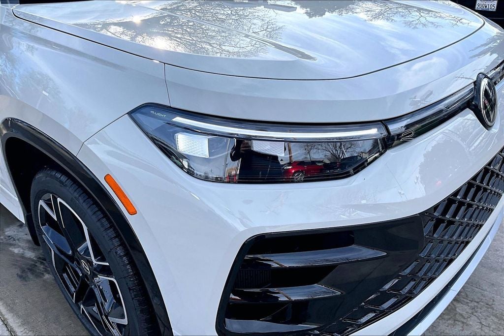 2026 Volkswagen Tiguan 2.0T SEL R-Line