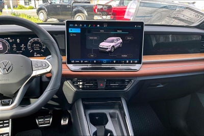 2026 Volkswagen Tiguan 2.0T SEL R-Line