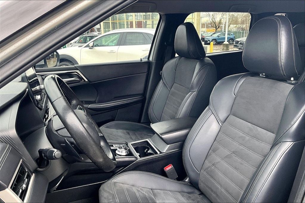 2024 Mitsubishi Outlander PHEV SE