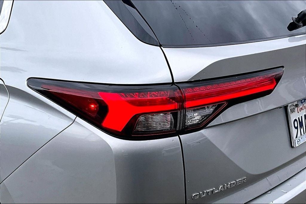 2024 Mitsubishi Outlander PHEV SE
