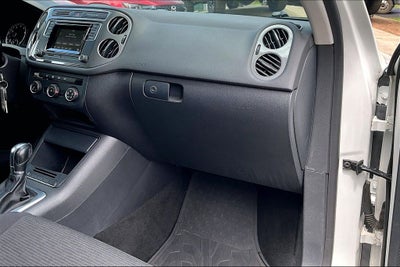 2017 Volkswagen Tiguan Limited 2.0T 4Motion