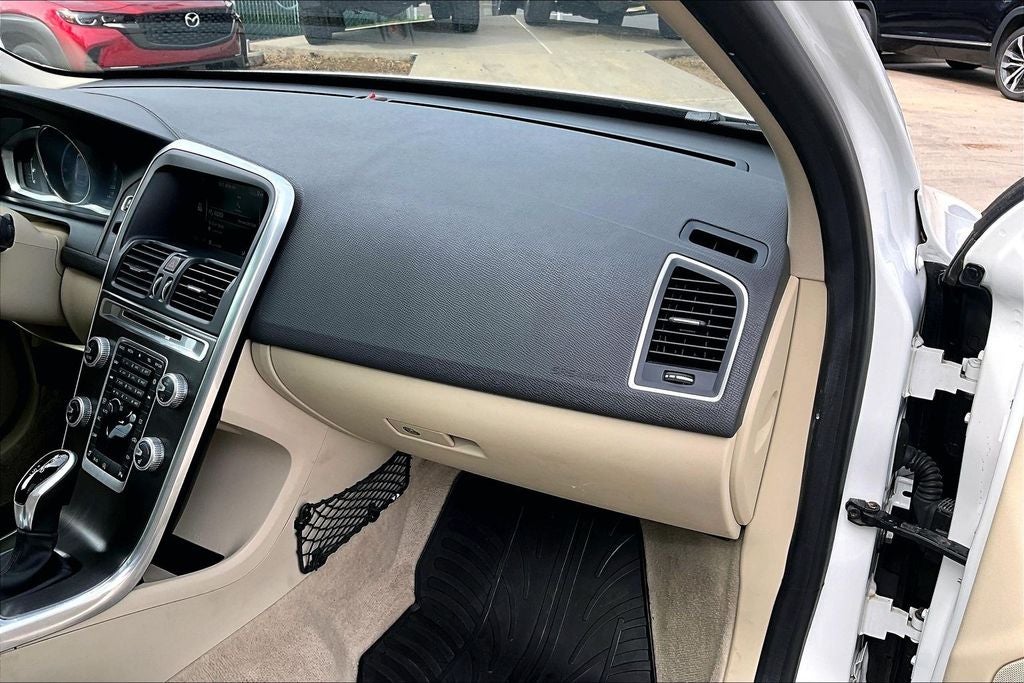 2016 Volvo XC60 T5 Drive-E Premier