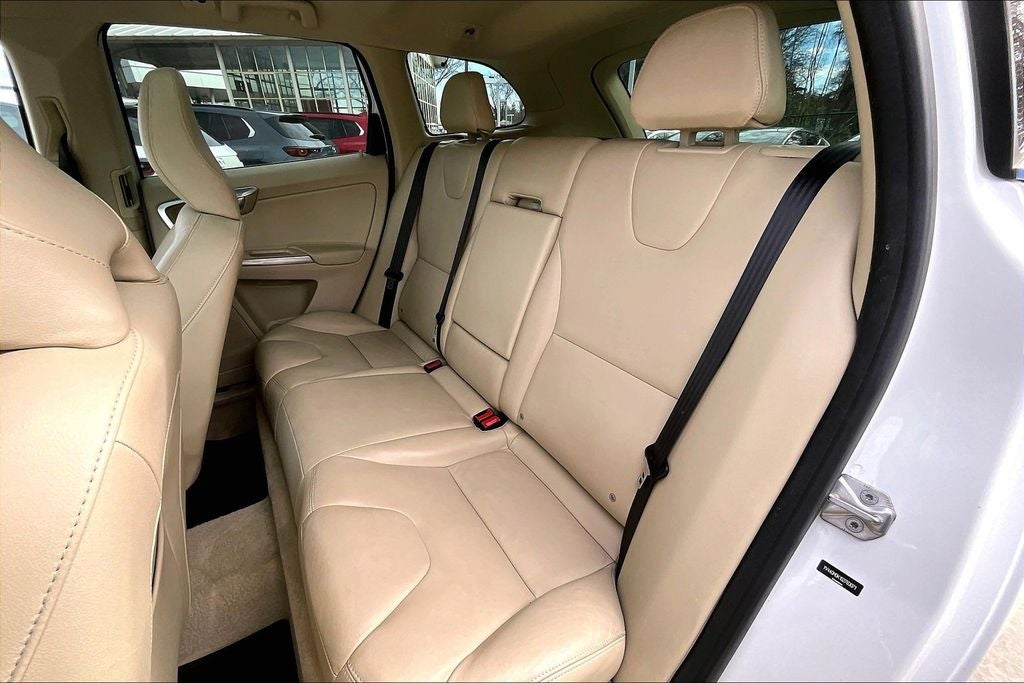 2016 Volvo XC60 T5 Drive-E Premier