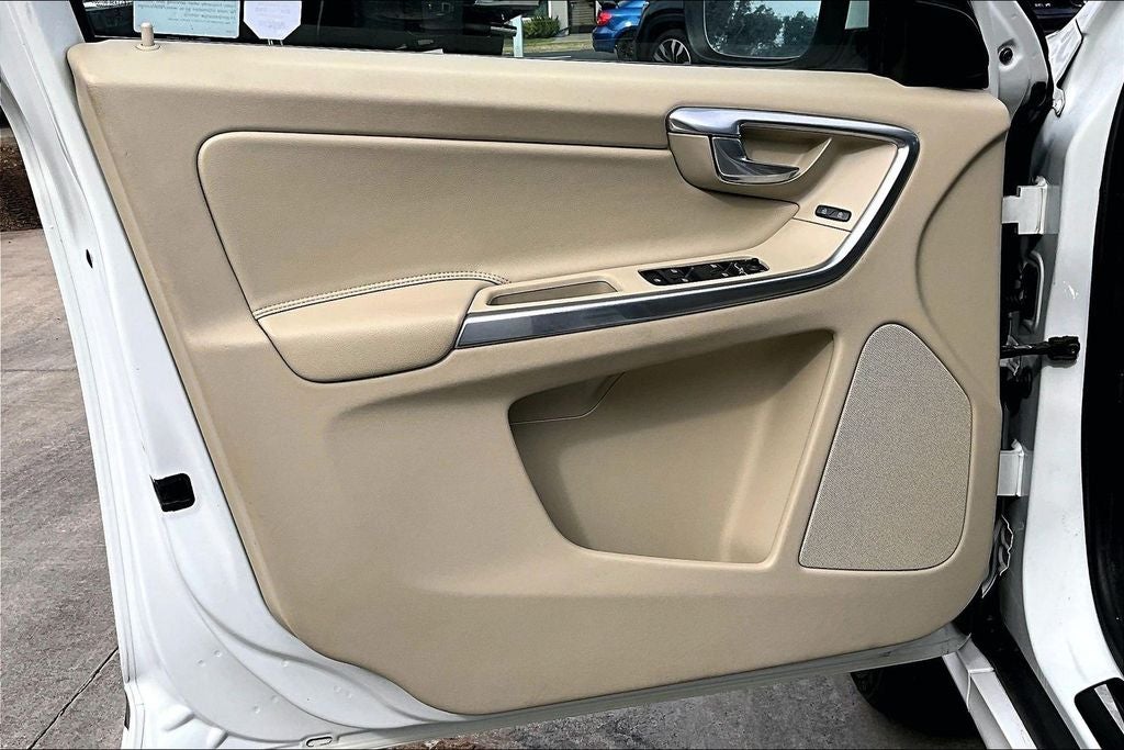 2016 Volvo XC60 T5 Drive-E Premier