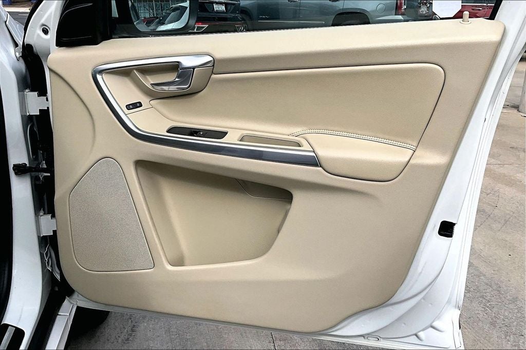 2016 Volvo XC60 T5 Drive-E Premier