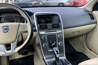 2016 Volvo XC60 T5 Drive-E Premier