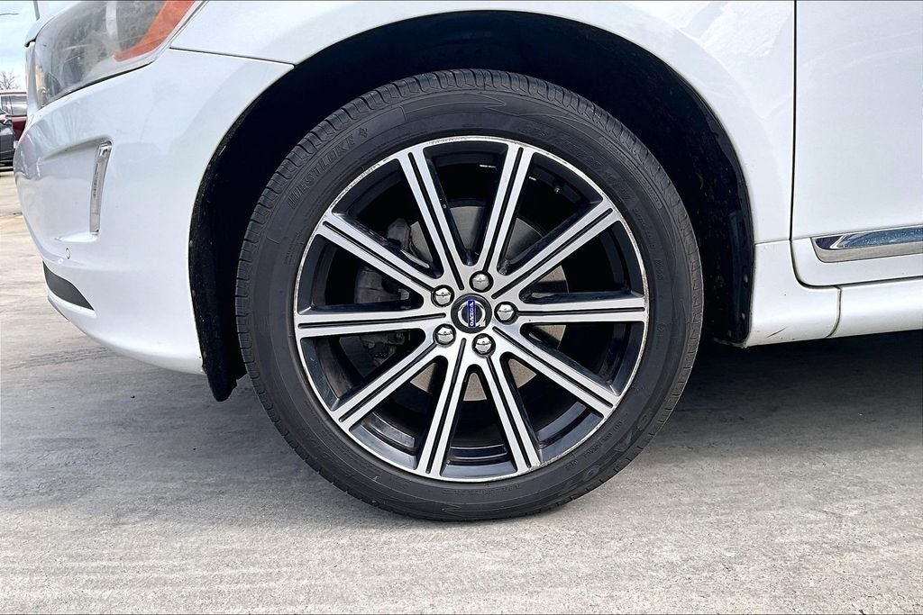 2016 Volvo XC60 T5 Drive-E Premier