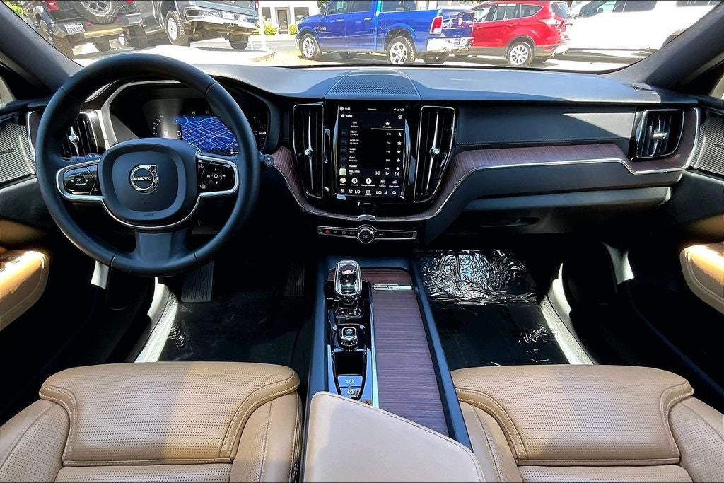 2023 Volvo XC60 Recharge Plug-In Hybrid Ultimate