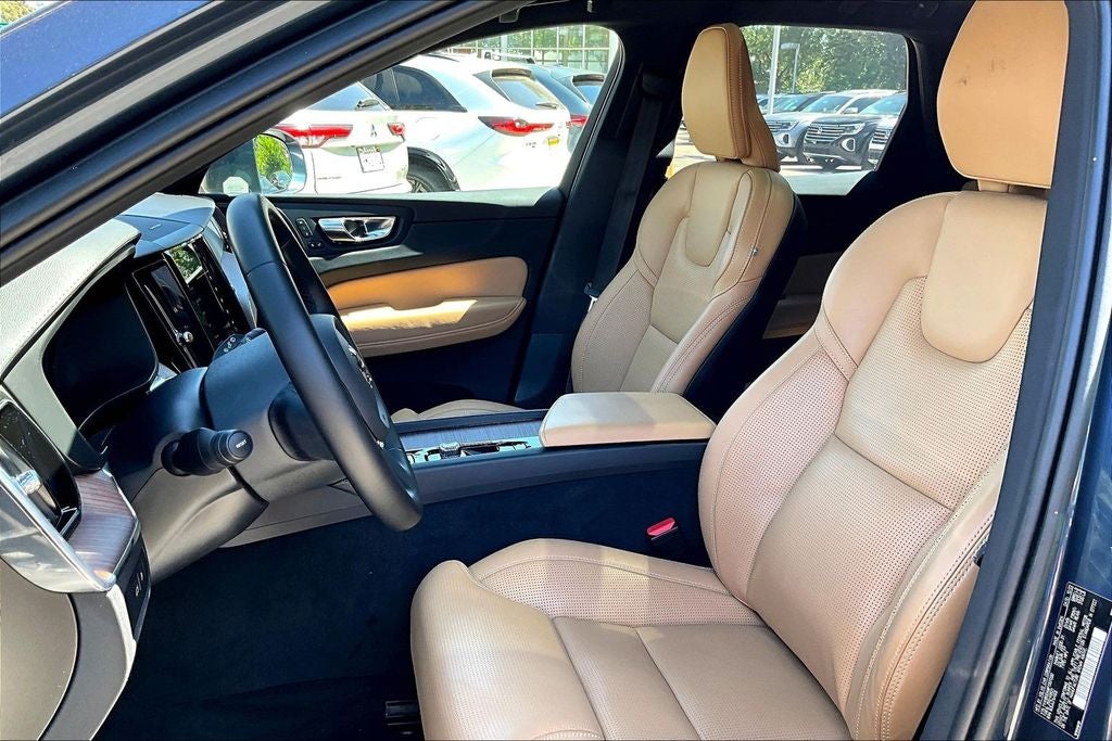 2023 Volvo XC60 Recharge Plug-In Hybrid Ultimate