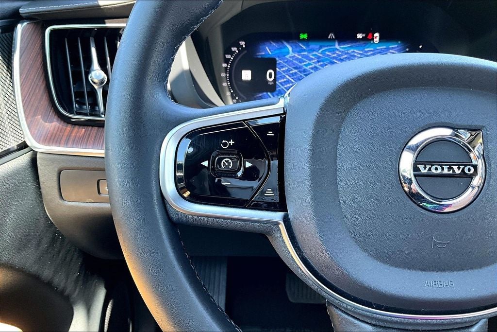 2023 Volvo XC60 Recharge Plug-In Hybrid Ultimate